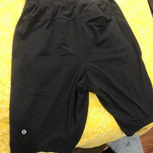 Black Lulu lemon shorts